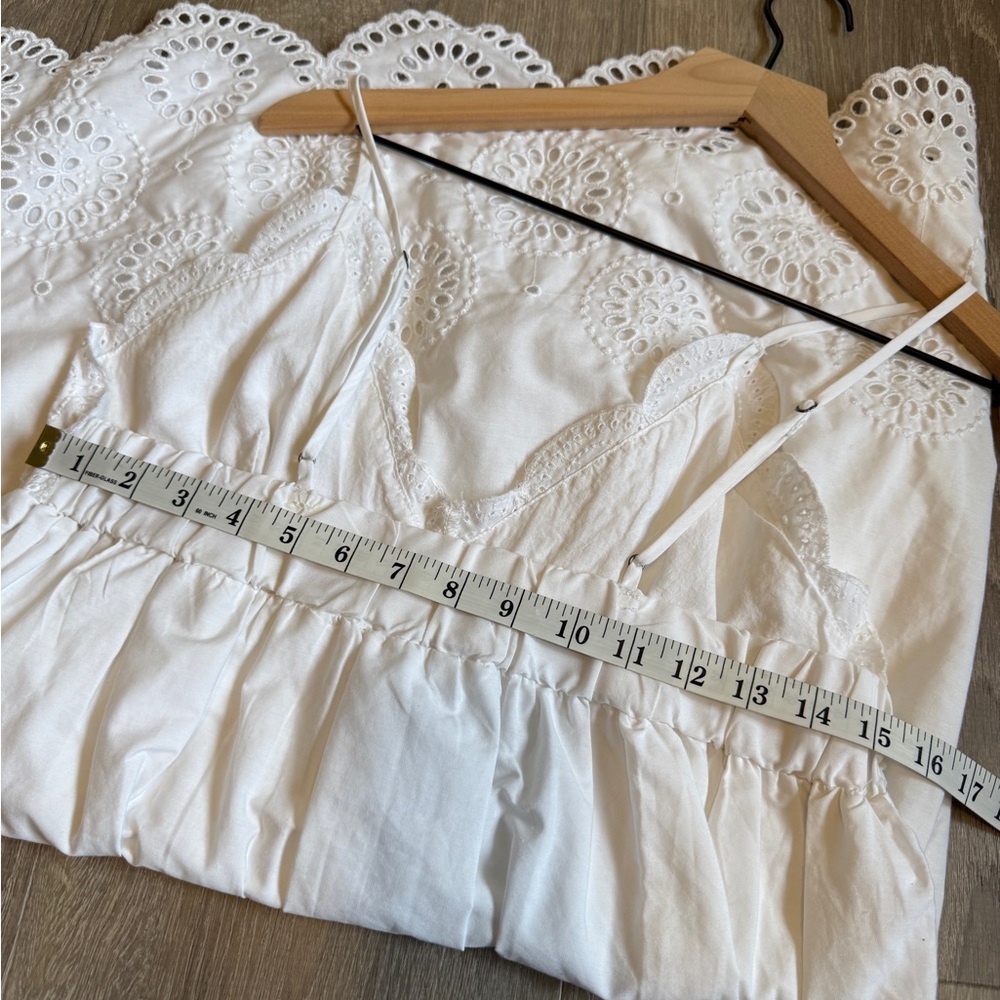 Abercrombie & Fitch White Eyelet Dress-size M - Picture 11 of 12